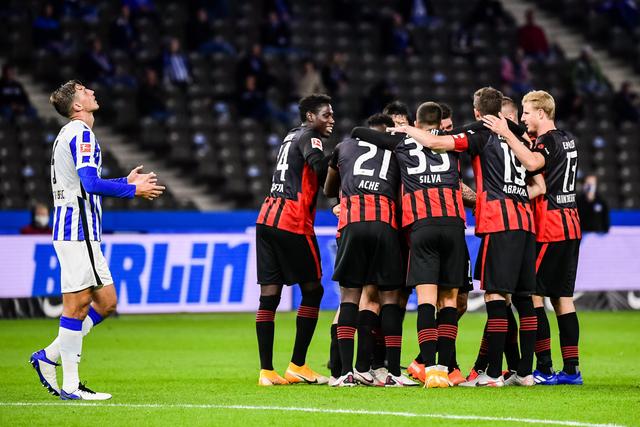 字母哥59+14雄鹿险胜活塞 魔术克步行者4连胜