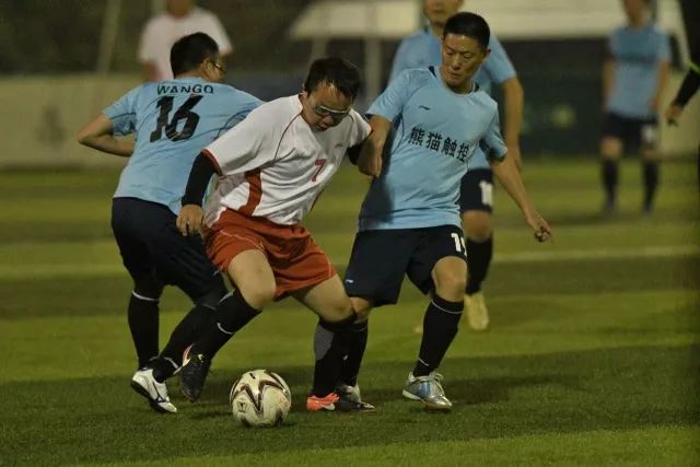 普尔30分奇才大胜公牛 艾维22分活塞力克魔术